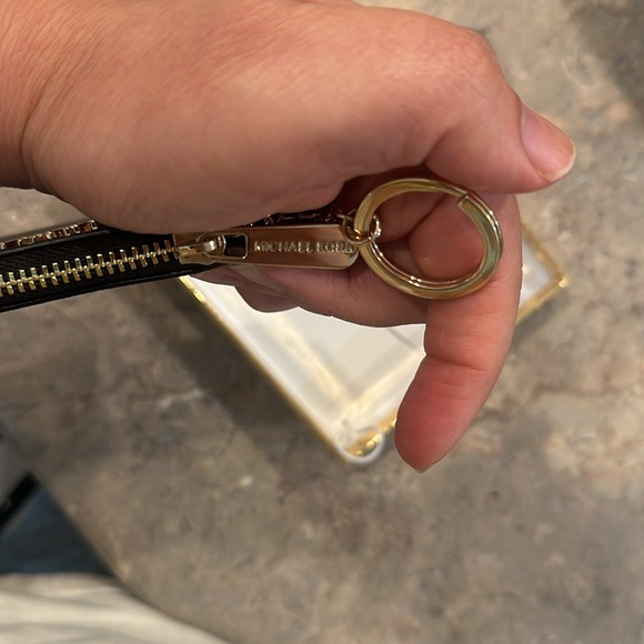 Michael Kors jet set travel - Picture 3 of 4